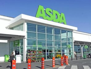 Η Asda ελευθερώνει χιλιάδες delivery slots με νέο στόλο 50 ηλεκτρικών  οχημάτων