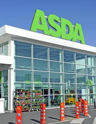 Η Asda ελευθερώνει χιλιάδες delivery slots με νέο στόλο 50 ηλεκτρικών  οχημάτων