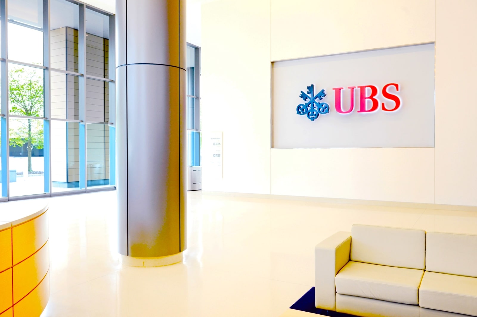 UBS | Οι πλούσιοι του κόσμου εμμένουν στις μετοχές, παρά την πανδημία του ιού COVID-19