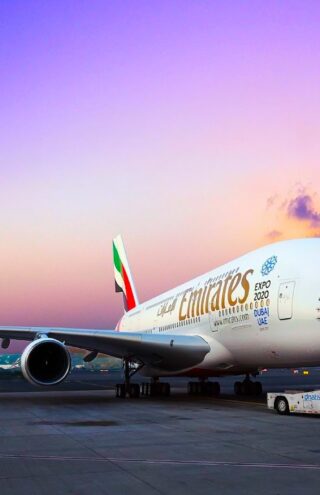 Η Emirates σχεδιάζει να καταργήσει περίπου 30.000 θέσεις εργασίας