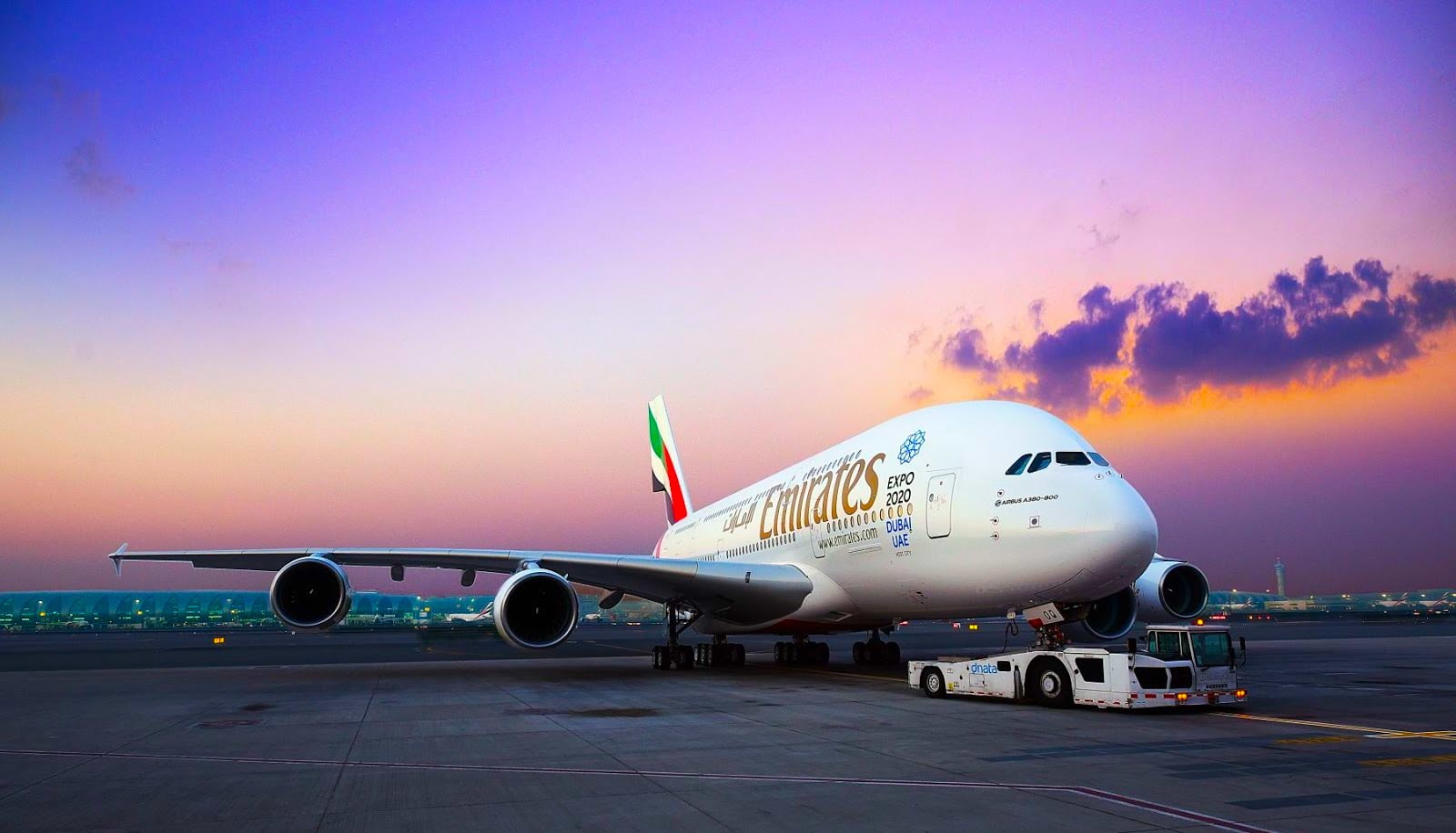Η Emirates σχεδιάζει να καταργήσει περίπου 30.000 θέσεις εργασίας