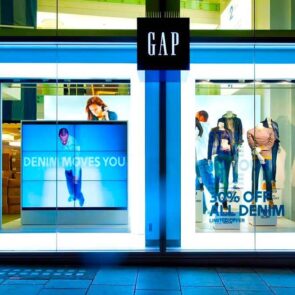 Η επανεφεύρεση της Gap που προσθέτει προϊόντα διακόσμησης, έπιπλα και υφάσματα