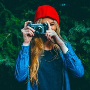 Οι influencers «καθοδηγούν» τους Gen Z στις αποφάσεις τους για αγορές