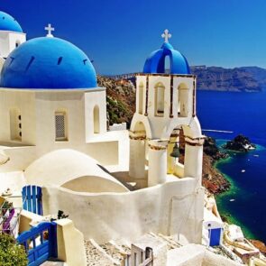 Γιατί επιχειρείται να αλλάξει τώρα το μοντέλο του ελληνικού τουρισμού