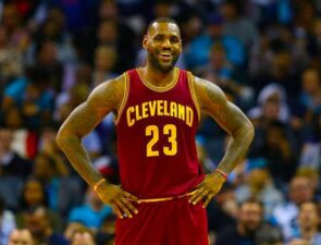 Η Decathlon επίσημος συνεργάτης του NBA