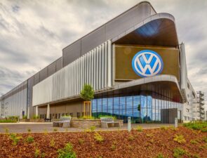 Η Volkswagen θα πρέπει να πληρώσει αποζημιώσεις για το σκάνδαλο dieselgate