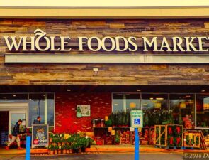 Η Whole Foods συνεχίζει να ανοίγει &#8220;dark stores&#8221;