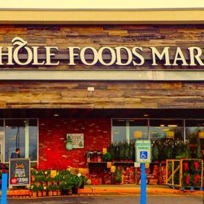 Η Whole Foods συνεχίζει να ανοίγει &#8220;dark stores&#8221;