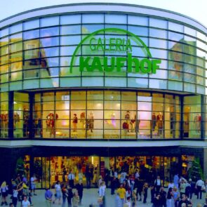 «Λουκέτο» σε 62 καταστήματα της Galeria Karstadt Kaufhof