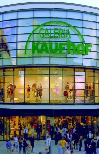 «Λουκέτο» σε 62 καταστήματα της Galeria Karstadt Kaufhof