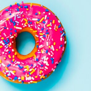 Η Dunkin’ σχεδιάζει να προσλάβει 25.000 εργαζόμενους