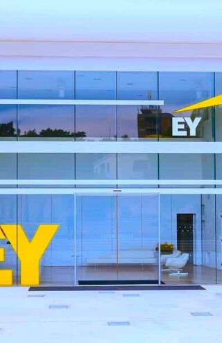 Εργαλείο για την ασφάλεια των ταξιδιών από τις EY και WorldAware