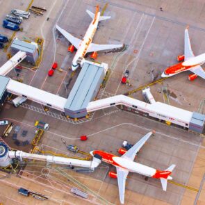 Το αεροδρόμιο Gatwick θεωρεί πως μέχρι το 2024 το πλήθος των ταξιδιωτών θα επιστρέψει στα προ-κορωνοϊού επίπεδα