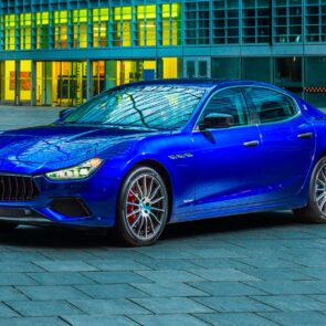 Το πρώτο υβριδικό αυτοκίνητο της Maserati έρχεται σύντομα