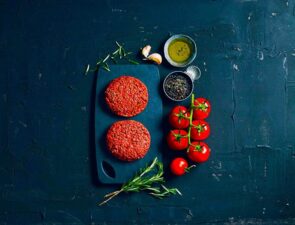 Εκρηκτική η αύξηση πωλήσεων των plant-based τροφίμων το 2022