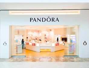 Η Pandora επέστρεψε &#8211; Το ίδιο και οι πελάτες της 