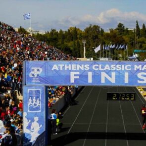 Πως μπορούν να επιστρέψουν οι θεατές πίσω στα γήπεδα με ασφάλεια