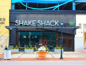 Η Shake Shack έχασε πωλήσεις $3,2 εκατομμυρίων λόγω των διαδηλώσεων
