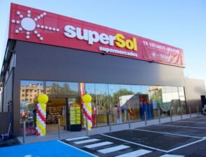 Η Carrefour απέκτησε Ισπανική αλυσίδα 172 supermarket