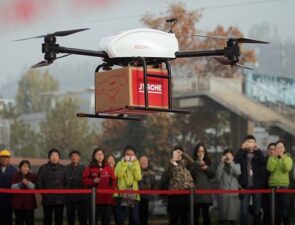 Γιατί &#8220;ανθίζει&#8221; εμπορικά η χρήση των drones στο παγκόσμιο λιανεμπόριο;