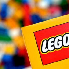 Η Lego θα αντικαταστήσει τις πλαστικές της συσκευασίες με χάρτινες