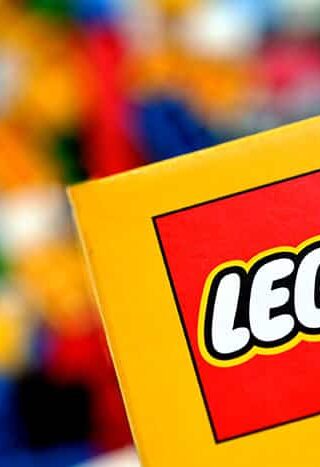 Η Lego θα αντικαταστήσει τις πλαστικές της συσκευασίες με χάρτινες