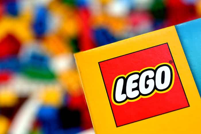 Η Lego θα αντικαταστήσει τις πλαστικές της συσκευασίες με χάρτινες