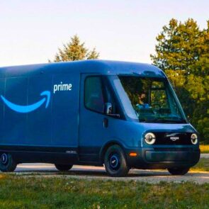 Το Amazon θα ξεκινήσει παραδόσεις με τα πρώτα υπερσύγχρονα ηλεκτρικά φορτηγά