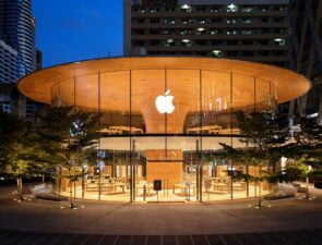 Apple κατά Ε.Ε.: Στο δικαστήριο το πρόστιμο των 500 εκατ. ευρώ για τις πρακτικές του App Store