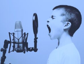Τα Live Audio Rooms και τα podcasts του Facebook ξεκινάνε 