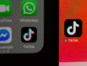 Στην 1η θέση το Tik Tok αφού το εγκατέστησαν οι περισσότεροι χρήστες το 2020