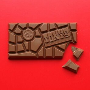 Η Tony&#8217;s Chocolonely πουλάει περισσότερη σοκολάτα