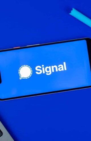 Γιατί ο Elon Musk προτρέπει τους χρήστες να κατεβάσουν την εφαρμογή της Signal;