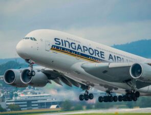 Η Singapore Airlines δοκιμάζει πρώτη το πιστοποιητικό εμβολιασμού