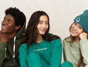 Μία νέα startup πληρώνει τους καταναλωτές για να επιστρέψουν τα χρησιμοποιημένα ρούχα τους