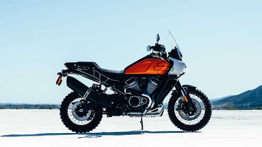 Η Harley-Davidson κυκλοφορεί την πρώτη της adventure μοτοσικλέτα