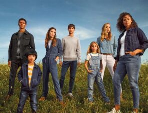 Τα Marks &#038; Spencer και τα λεγόμενα mom jeans προκάλεσαν την αντίδραση των καταναλωτών 