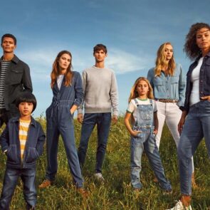 Τα Marks &#038; Spencer και τα λεγόμενα mom jeans προκάλεσαν την αντίδραση των καταναλωτών 