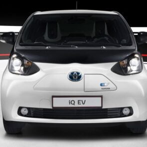 Η Toyota παρουσιάζει το πρώτο της αμιγώς ηλεκτρικό αυτοκίνητο