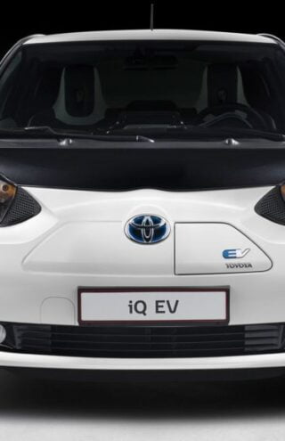 Η Toyota παρουσιάζει το πρώτο της αμιγώς ηλεκτρικό αυτοκίνητο