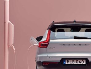 Η Volvo στοχεύει να παράγει μόνο ηλεκτρικά αυτοκίνητα από το 2030
