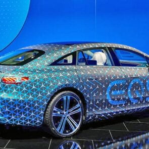 Η Mercedes-Benz ανακοίνωσε την κυκλοφορία ενός πλήρως ηλεκτρικού οχήματος 