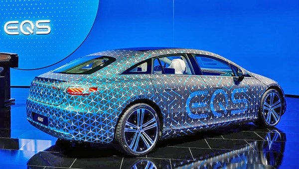 Η Mercedes-Benz ανακοίνωσε την κυκλοφορία ενός πλήρως ηλεκτρικού οχήματος 