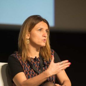 Συνέντευξη με την Μ.Βασιλαρά &#8211; Global Brand Communications Director Apivita | &#8220;Η APIVITA θα συνεχίσει να επενδύει στη βιώσιμη ανάπτυξη με έμφαση στον άνθρωπο, το περιβάλλον και την τεχνολογική υπεροχή&#8221;