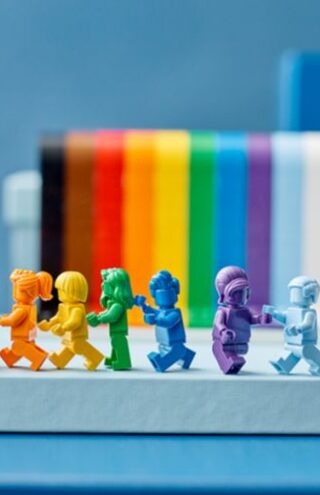 H LEGO και η νέα σειρά ΛΟΑΤKI+