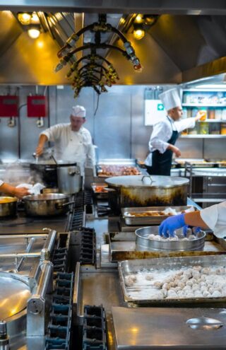 «Hotel Kitchen: Εδώ το φαγητό έχει αξία» |  Τα ξενοδοχεία στην Ελλάδα μπορούν να μειώσουν τη σπατάλη τροφίμων