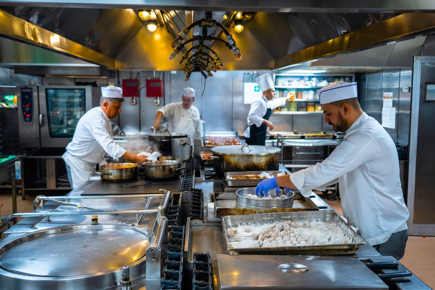 «Hotel Kitchen: Εδώ το φαγητό έχει αξία» |  Τα ξενοδοχεία στην Ελλάδα μπορούν να μειώσουν τη σπατάλη τροφίμων