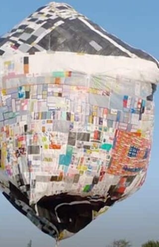 Museo Aereo Solar |  Αερόστατο από εκατοντάδες πλαστικές σακούλες