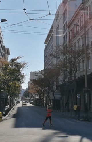 Οδός Αθηνάς, ένας από τους πιο εμπορικούς και ζωντανούς δρόμους