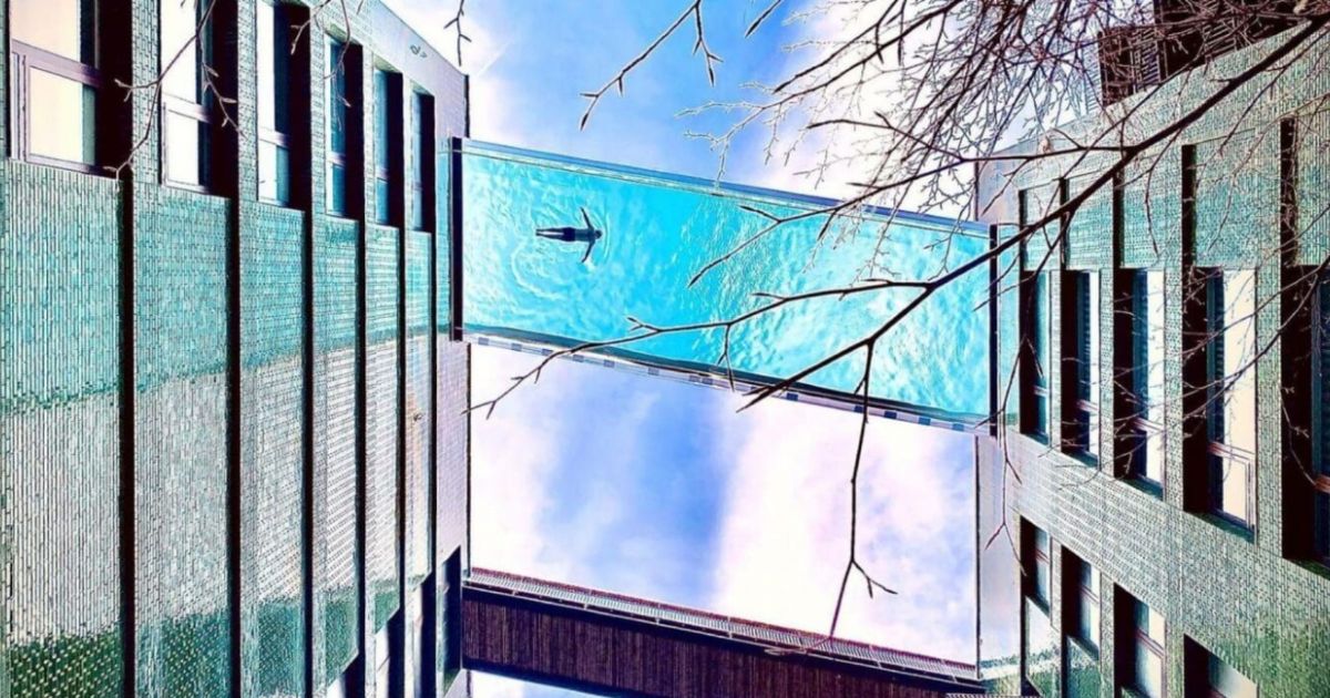 Η «διάφανη» πισίνα στον ουρανό του Λονδίνου προκαλεί αντιδράσεις